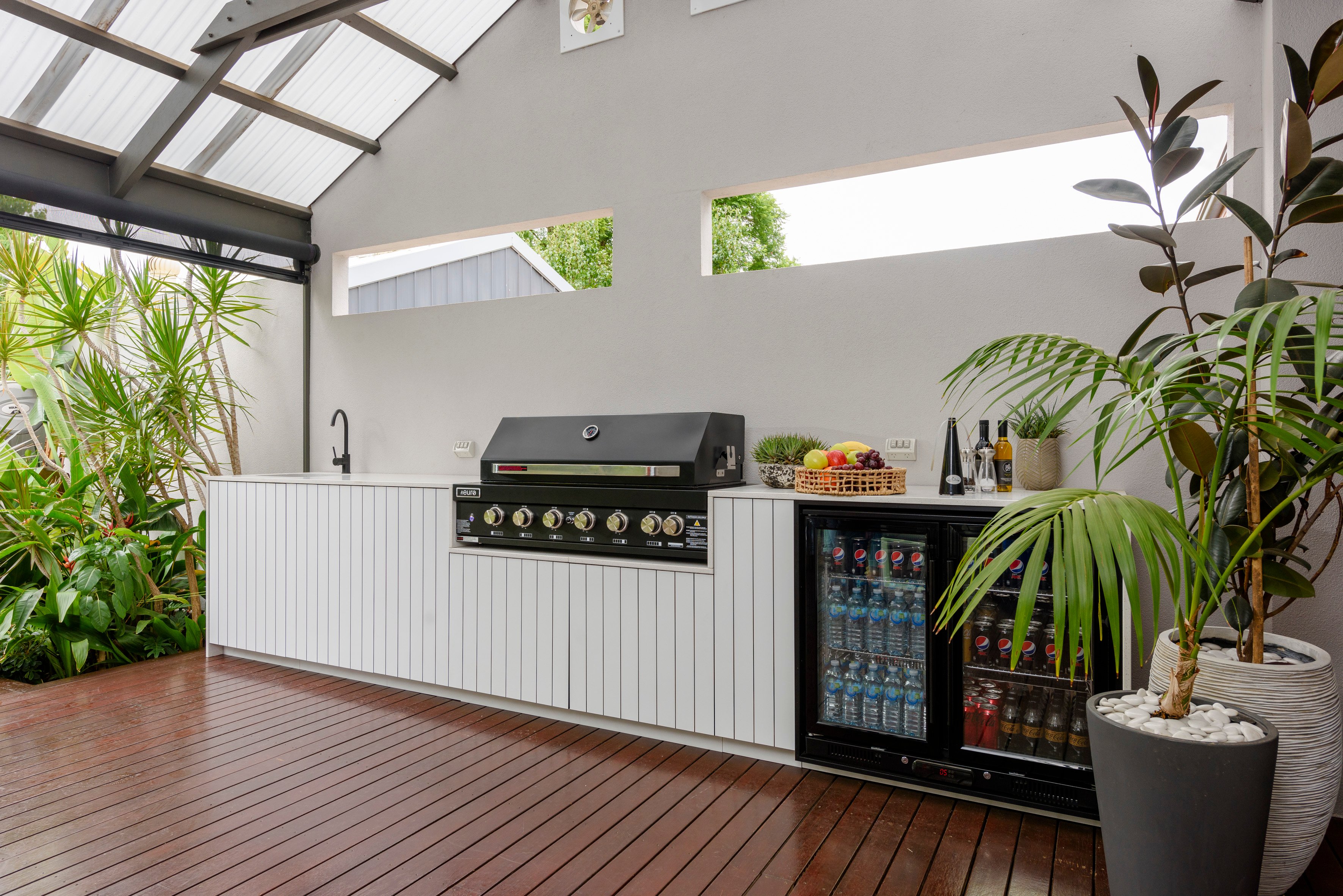 Elevate Your Outdoor Living Space with Euro Alfresco Kitchens Picture 1.jpg